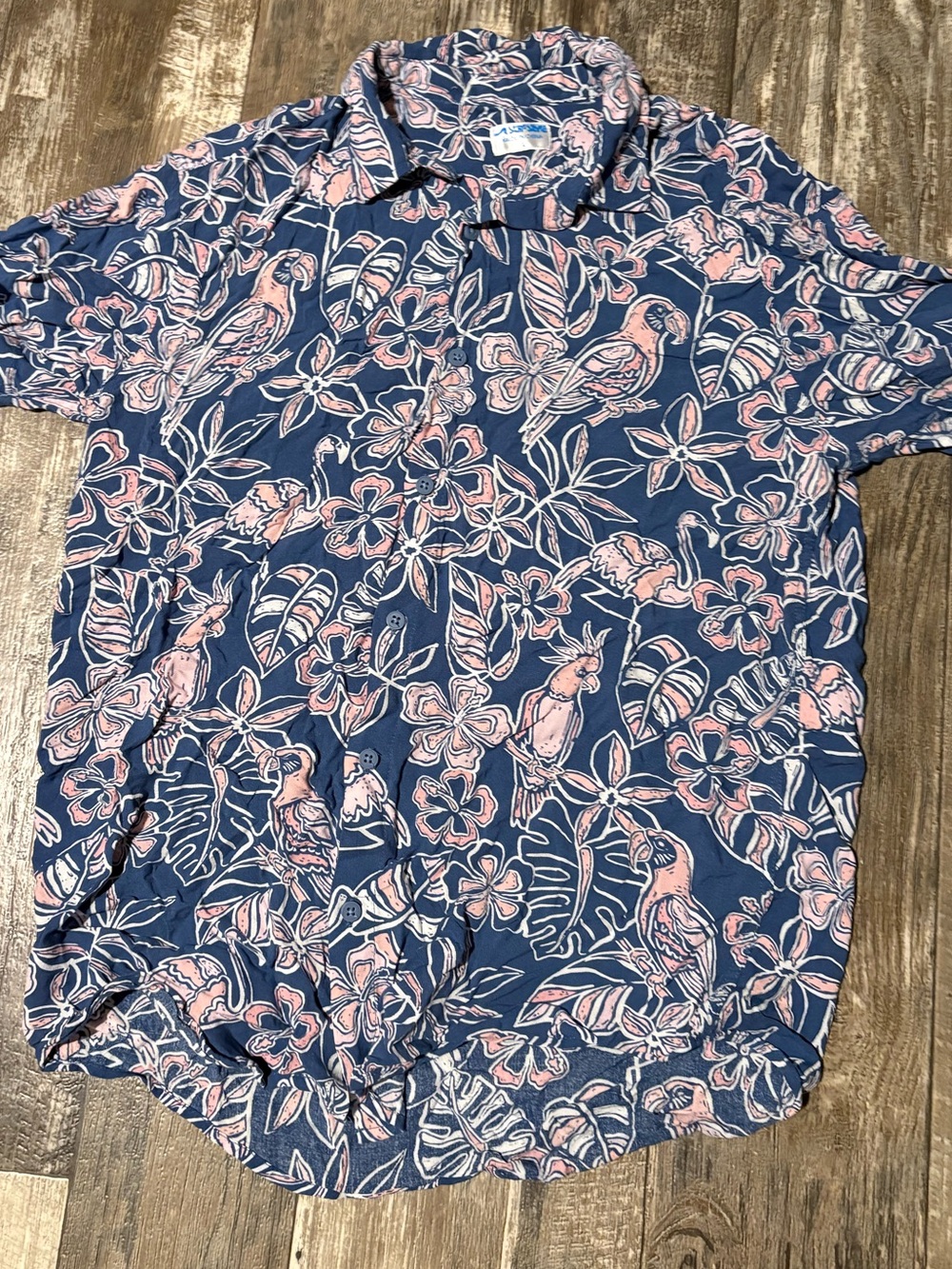 Surf Style Floral and Parrot Print Shirt. Fits like a M!